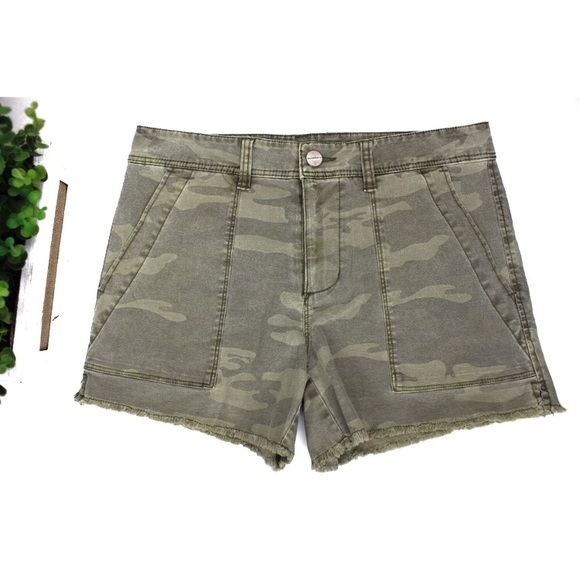 Sanctuary Pants - Sanctuary Camo Open Hem Shorts 25 27